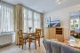 Wohnen, Essen, Blick zum Schlafzimmer